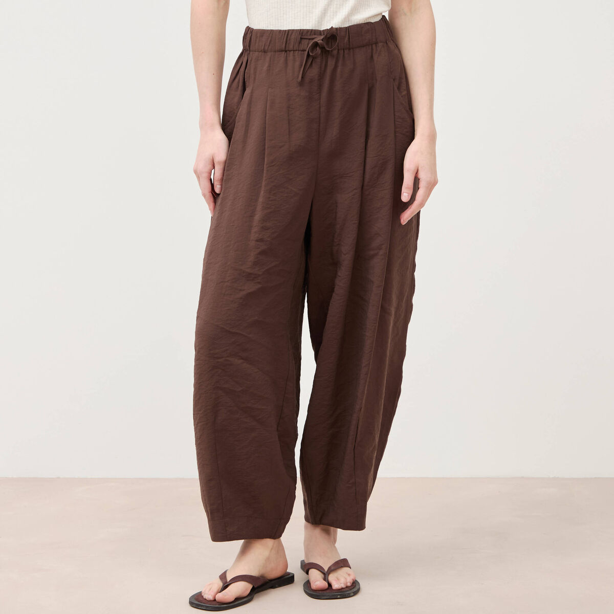 Pantalon loose taille standard marron fonc&eacute; femme