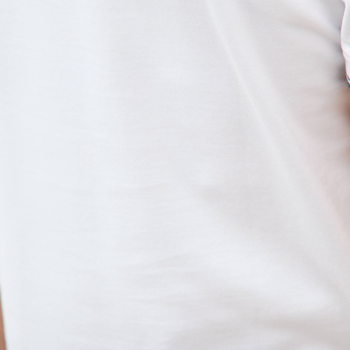 Polo cintr&eacute; en coton manches courtes blanc homme