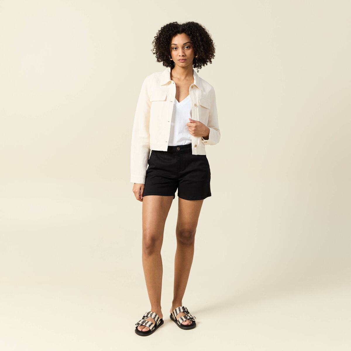Short taille standard noir femme
