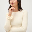 Pull cintr&eacute; col rond manches longues creme femme