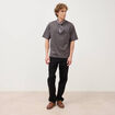 T-shirt droit en coton col ras du cou gris fonc&eacute; homme
