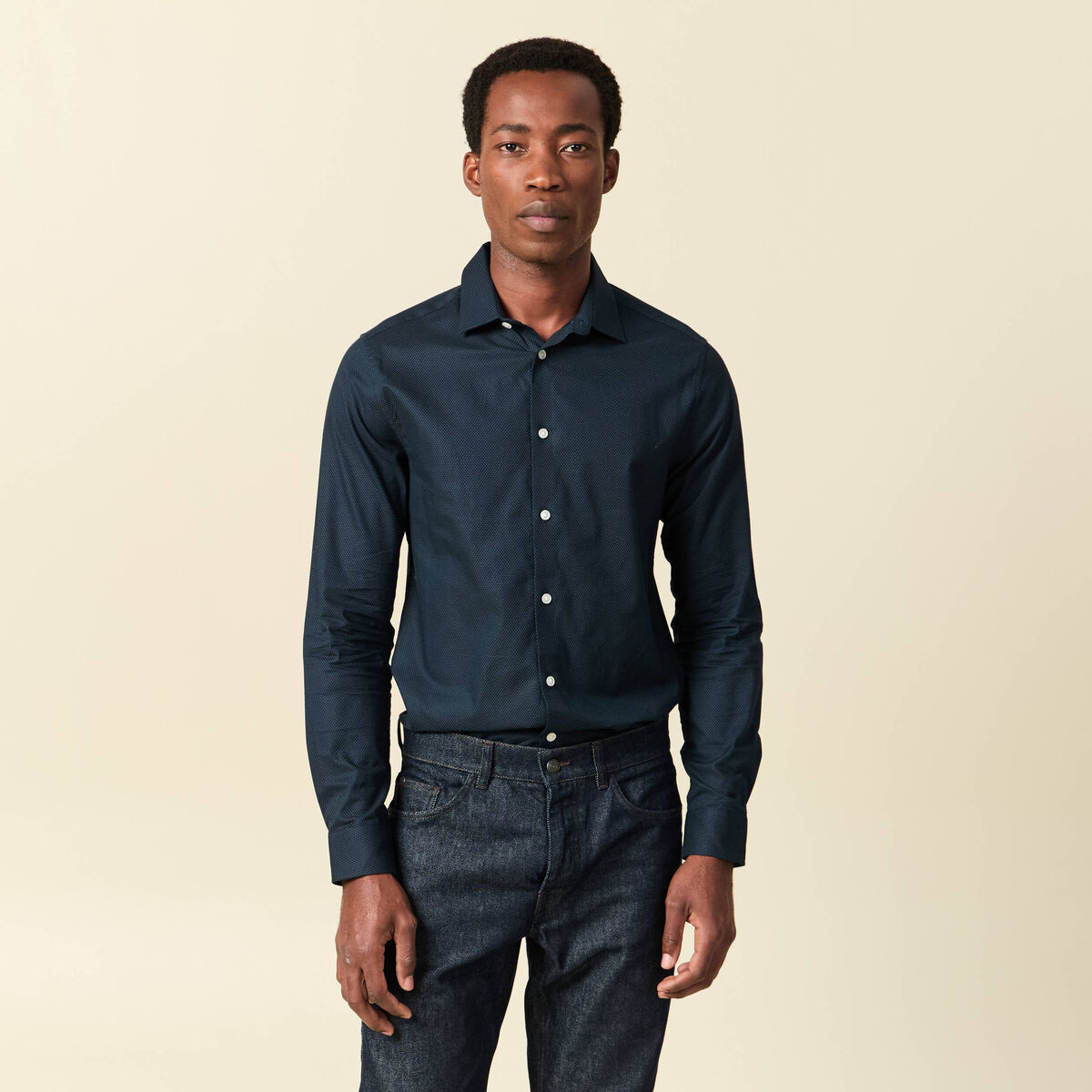 Chemise cintr&eacute;e en coton manches longues bleu marine homme