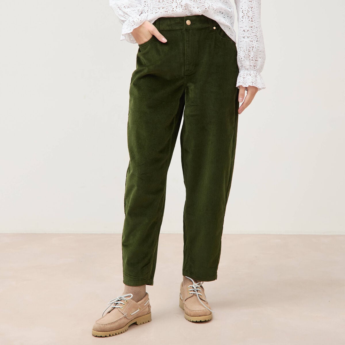 Pantalon taille haute velours resserr&eacute; vert fonc&eacute; femme