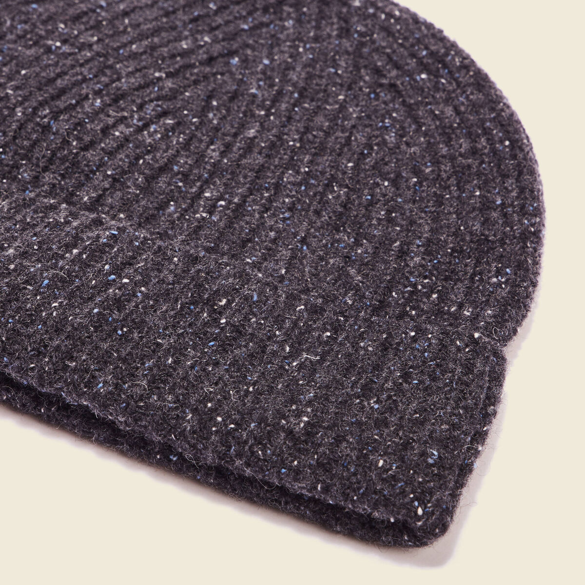 Bonnet tricoté fabriqué en France gris foncé homme