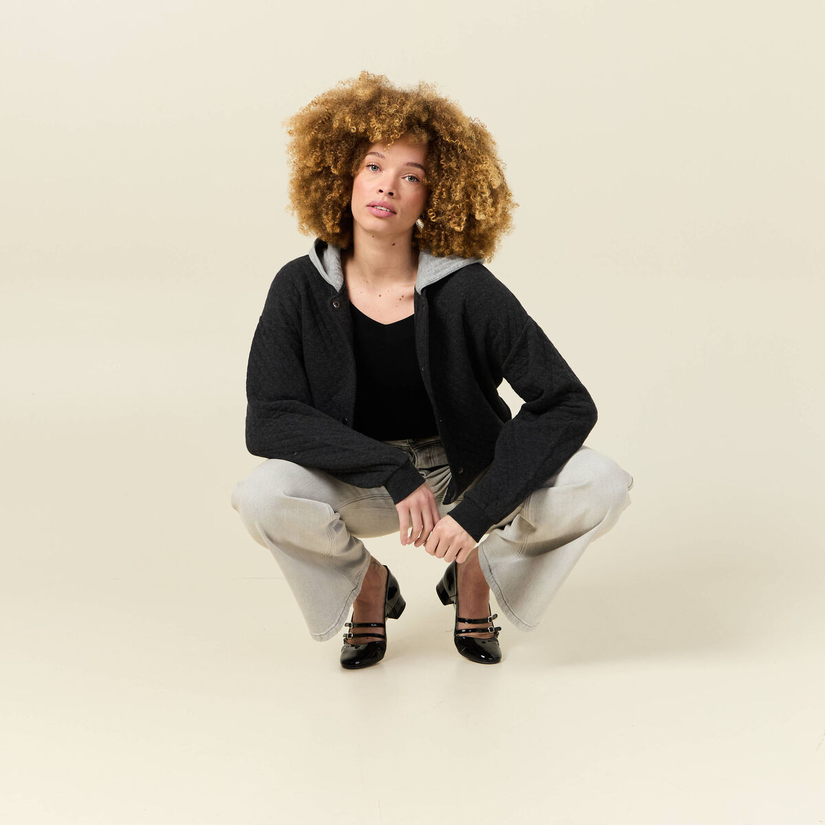 Gilet à capuche noir femme