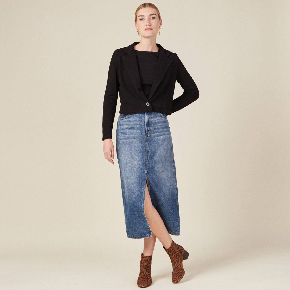 T-shirt cintr&eacute; manches longues col rond noir femme