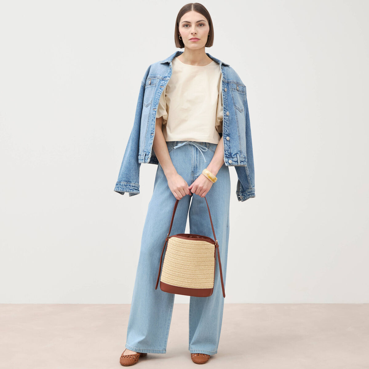 Jeans large taille standard en coton denim bleach femme