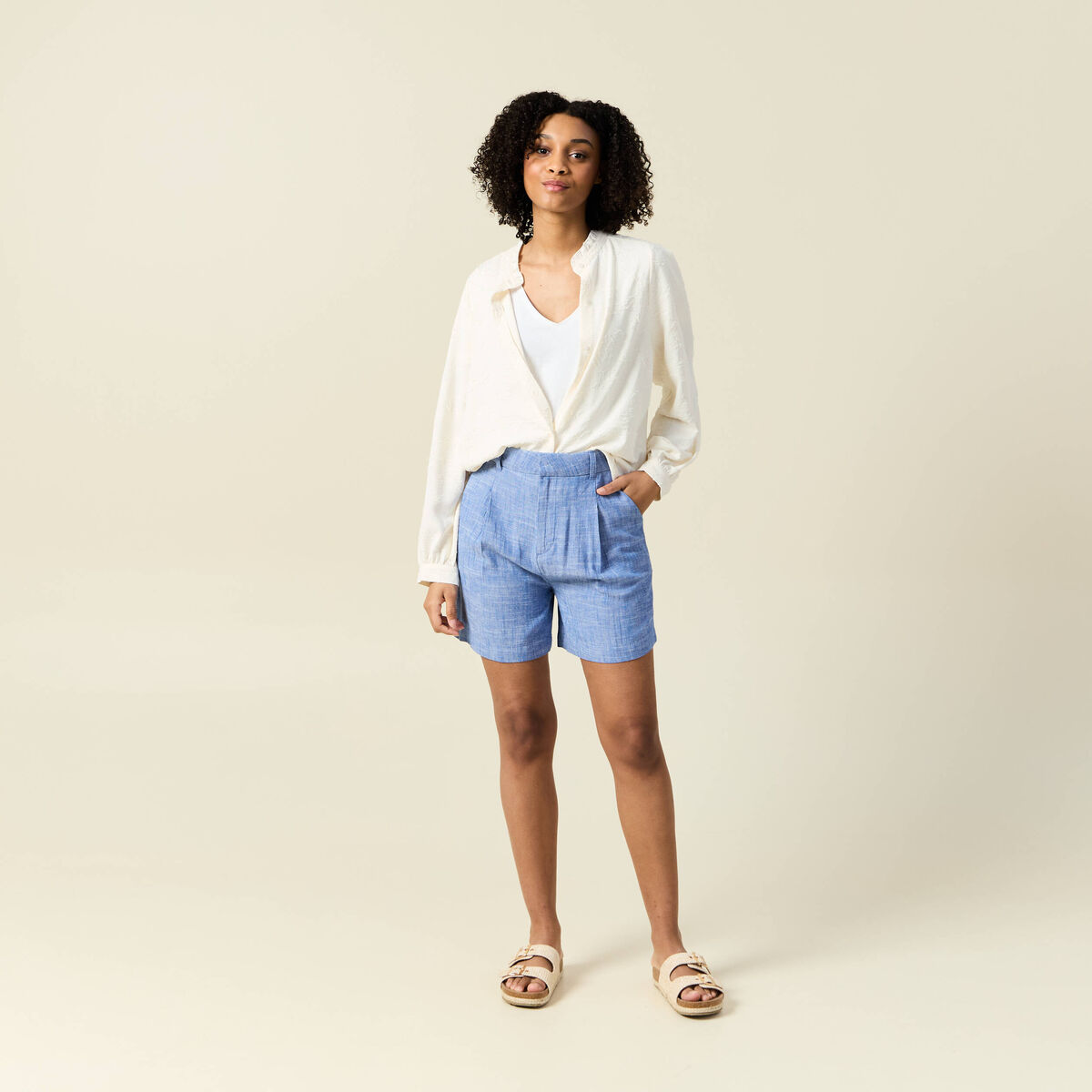 Short droit avec pinces bleu femme