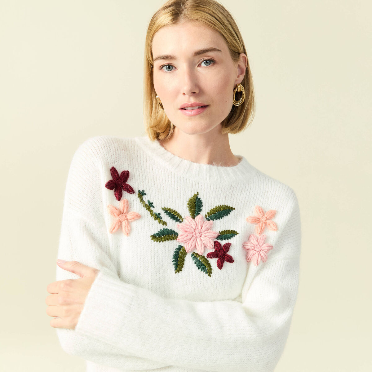 Pull col rond manches longues brod&eacute; ecru femme