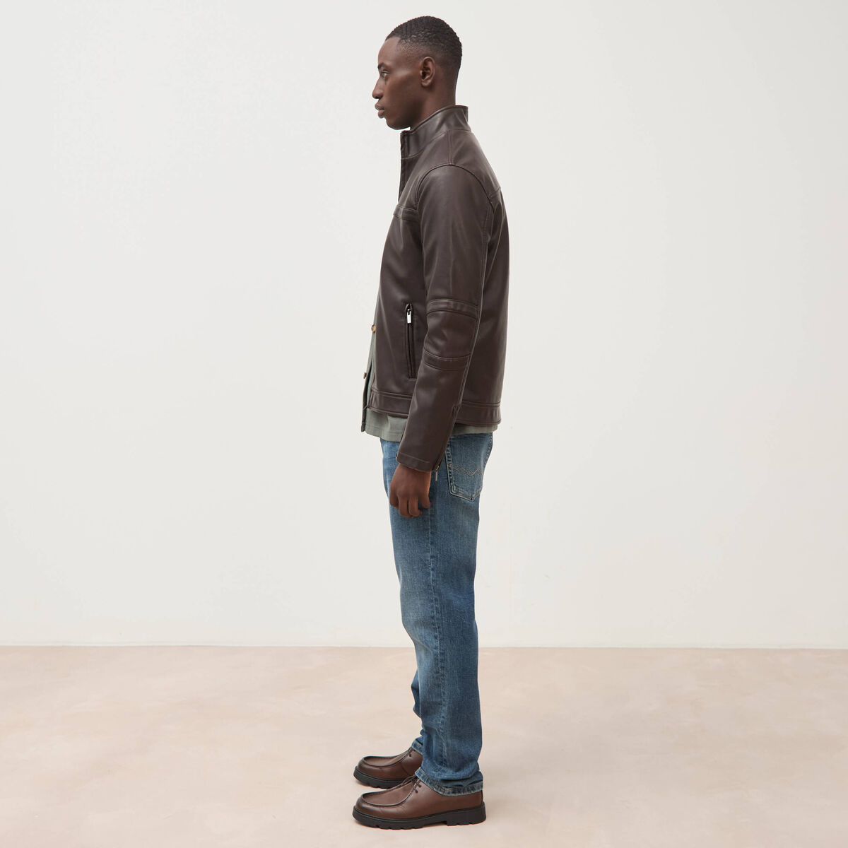 Blouson cintr&eacute; similicuir col montant marron fonc&eacute; homme