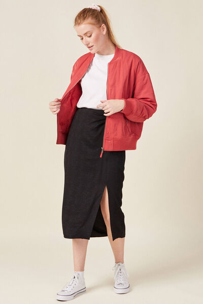 Jupe midi droite fendue satin noir femme