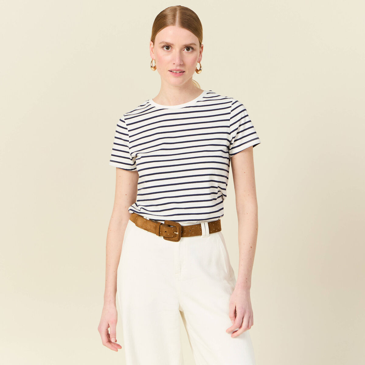 T-shirt cintr&eacute; col rond manches courtes ecru femme