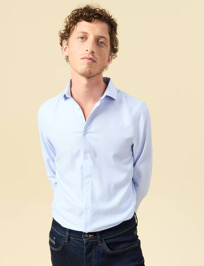 Chemise cintr&eacute;e manches longues bleu ciel homme