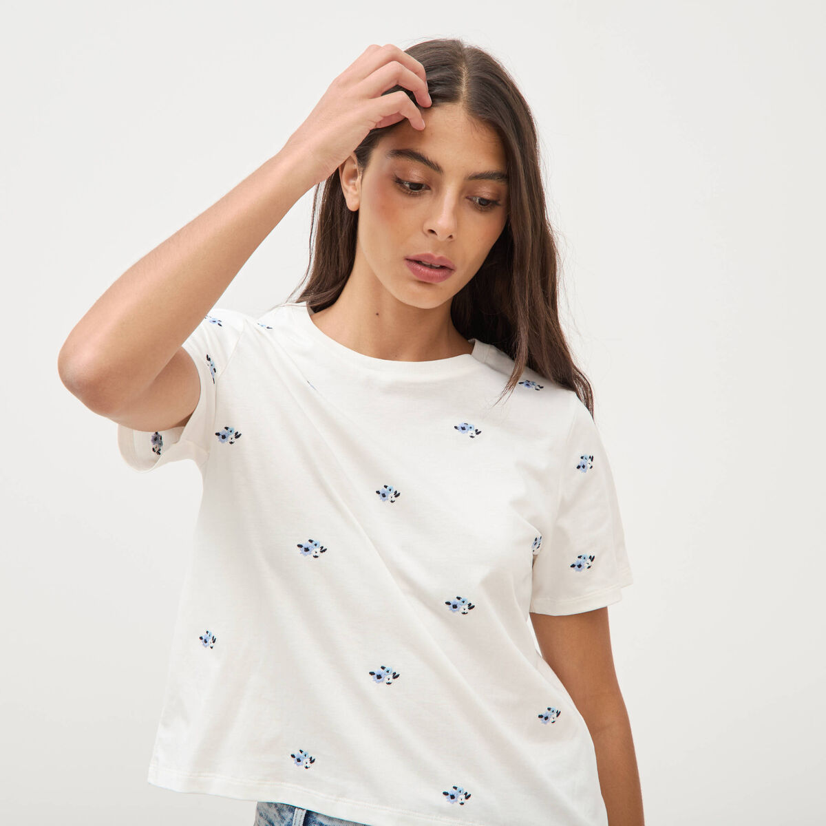 T-shirt droit col rond brod&eacute; en coton ivoire femme