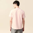 Polo cintr&eacute; en coton manches courtes rose clair homme