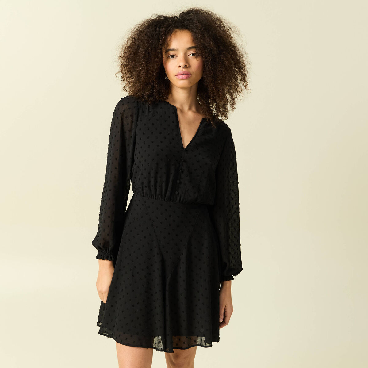 Robe fluide col v manches longues noir femme