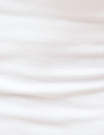 T-shirt ajust&eacute; d&eacute;collet&eacute; manches courtes blanc femme