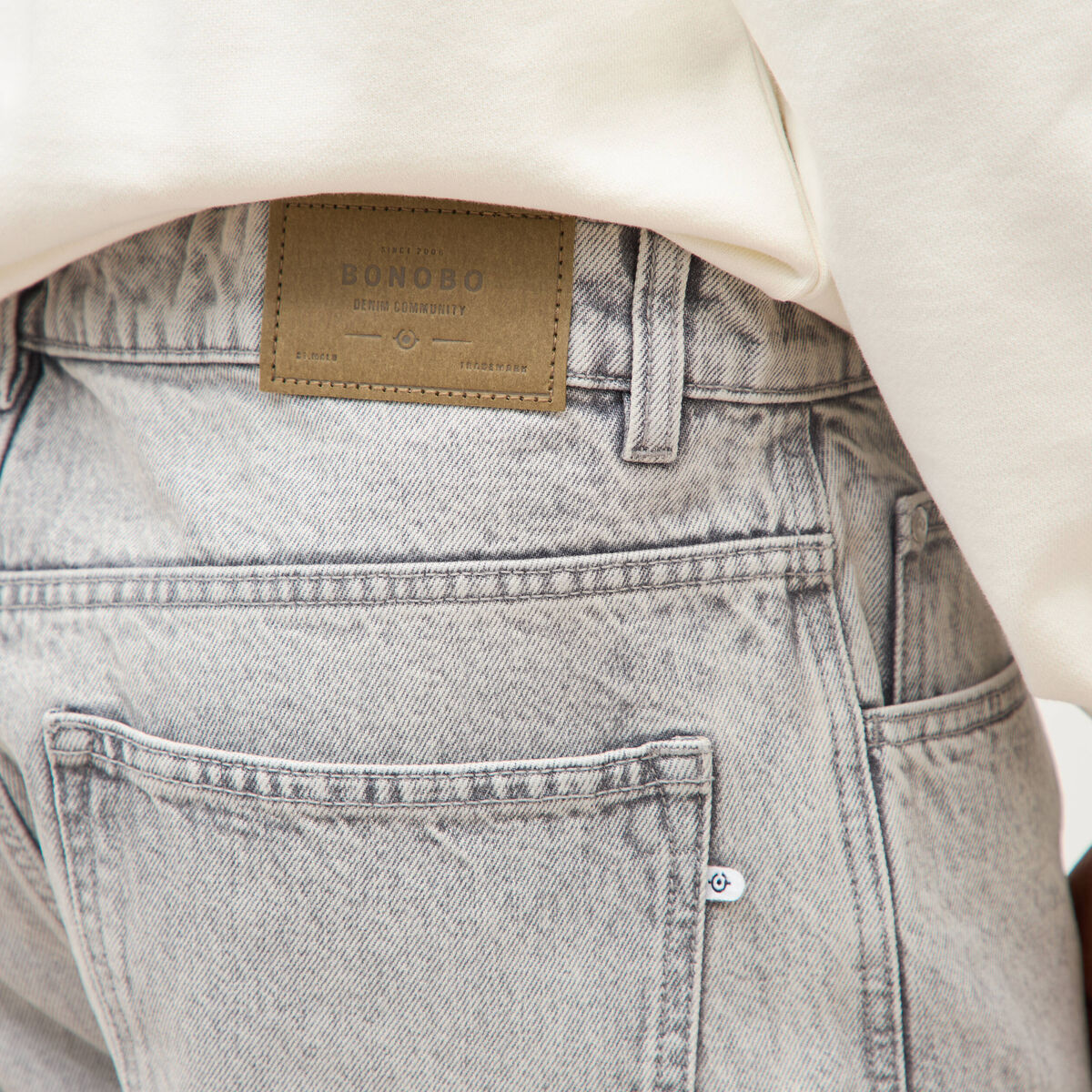 Jeans loose longueur 34 en coton denim gris clair homme