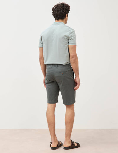 Short vert kaki homme