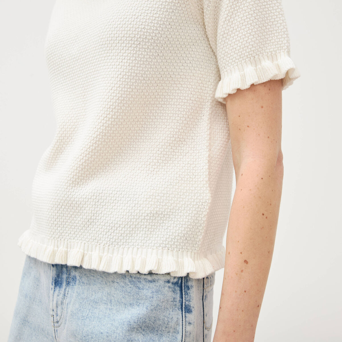 Pull droit court en coton ecru femme