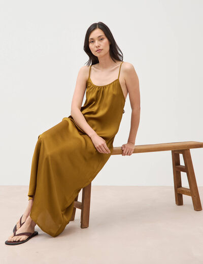 Robe bretelle satin&eacute;e col rond vert olive femme