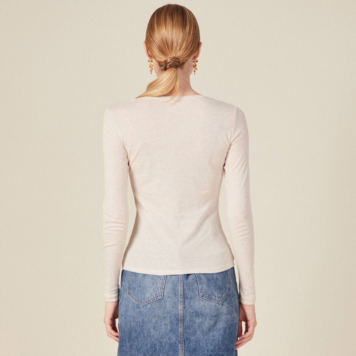T-shirt cintr&eacute; manches longues col rond beige femme