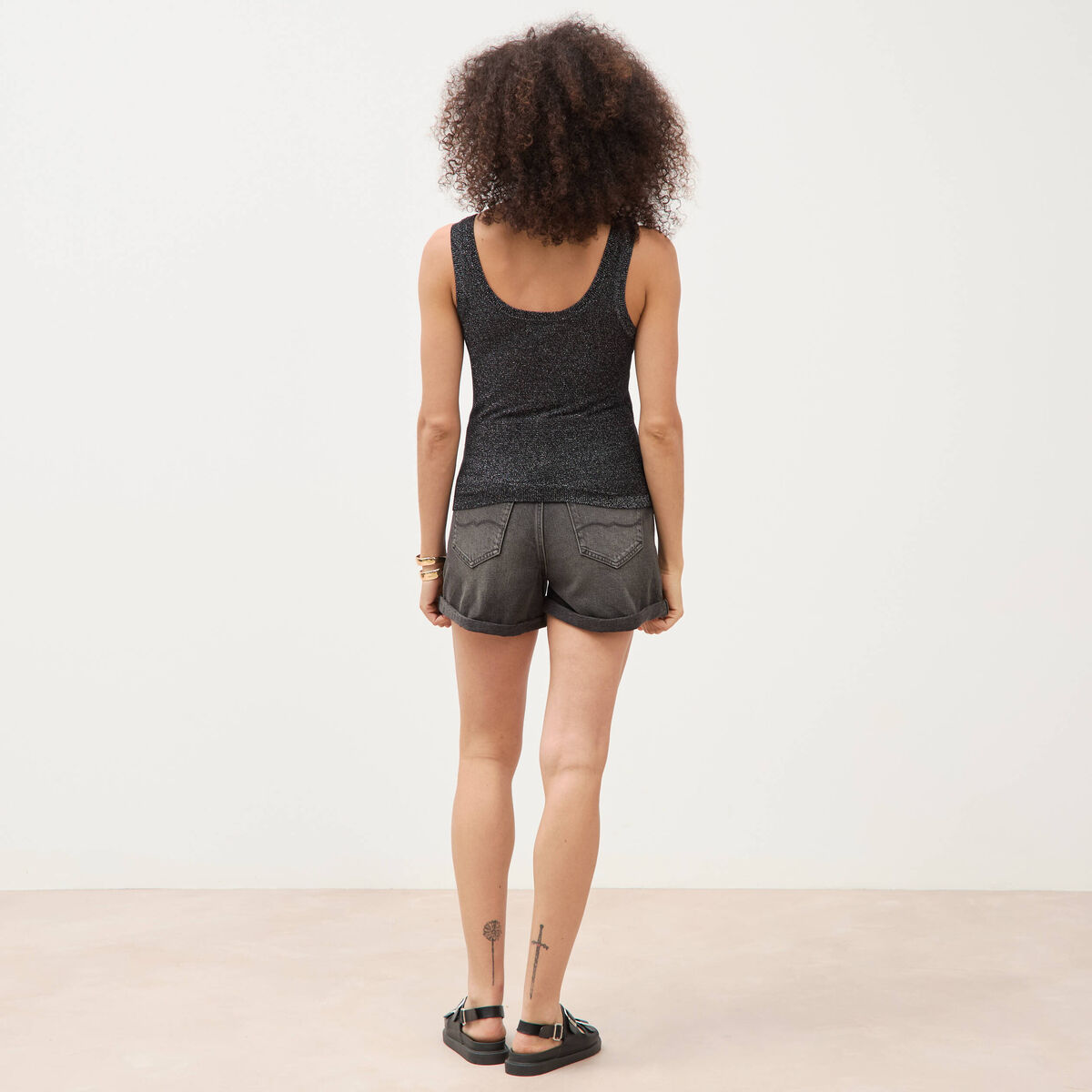 D&eacute;bardeur droit court col rond bretelles noir femme