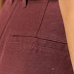 Short droit avec pinces bordeaux femme