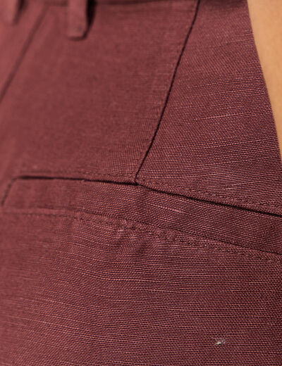 Short droit avec pinces bordeaux femme