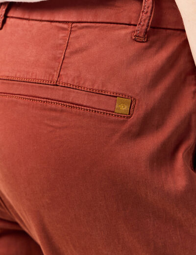 Pantalon chino cigarette rouge foncé femme
