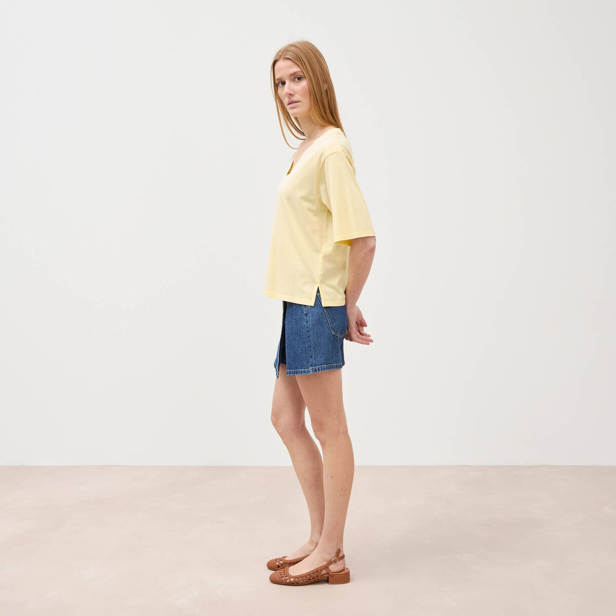 T-shirt col v manches courtes en coton jaune clair femme