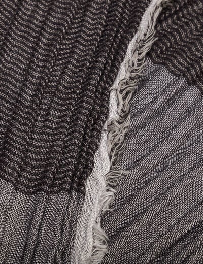 Foulard froiss&eacute; noir homme