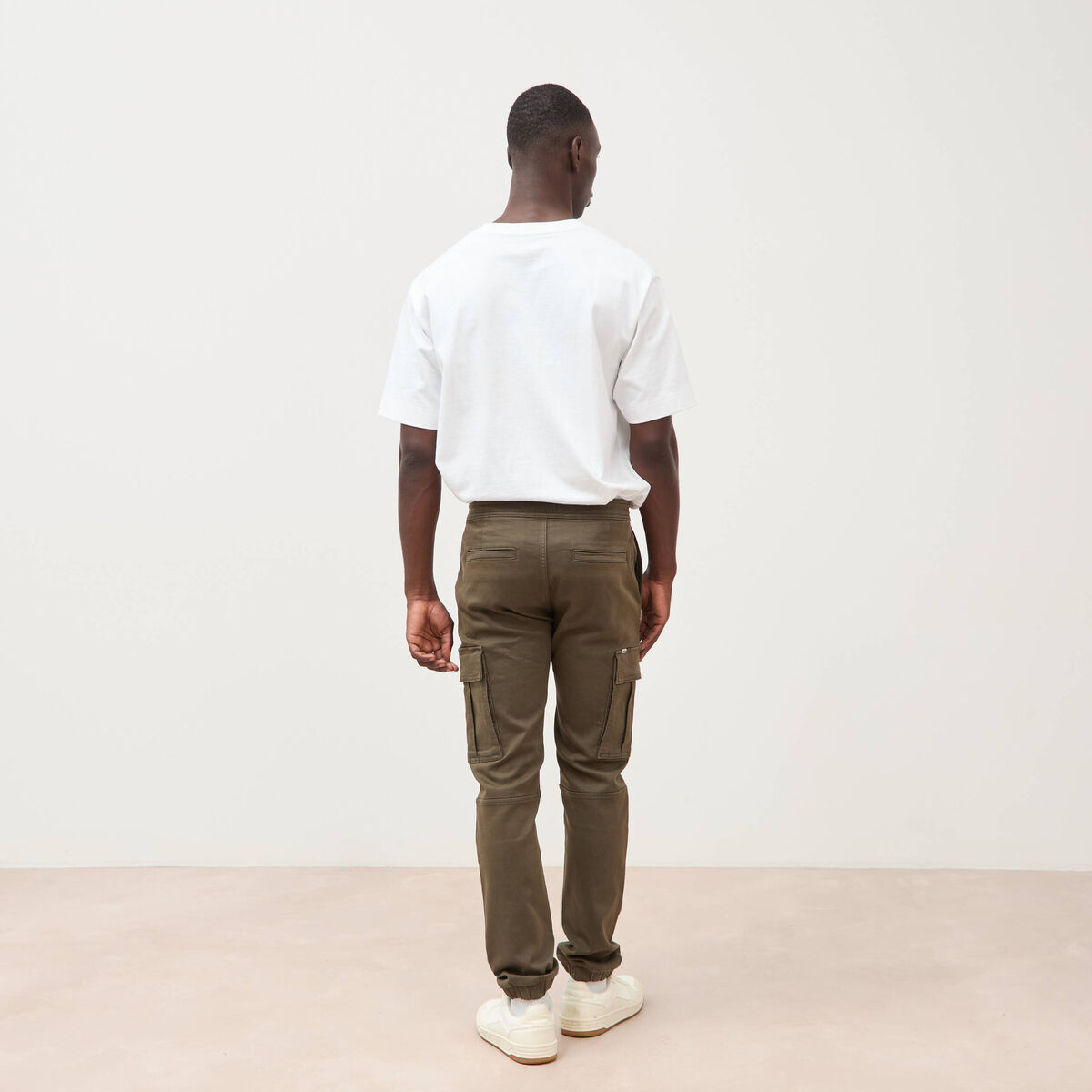 Pantalon battle bas resserr&eacute; vert kaki homme