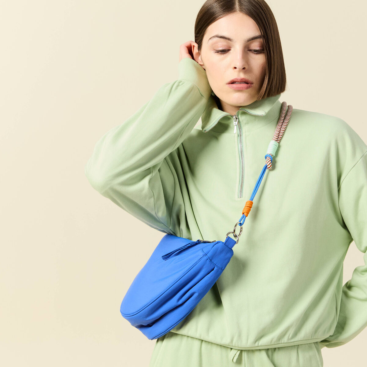 Sac bandouli&egrave;re avec doublure bleu ciel femme