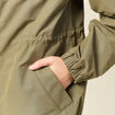 Parka longue droite d&eacute;perlante &agrave; capuche vert kaki femme