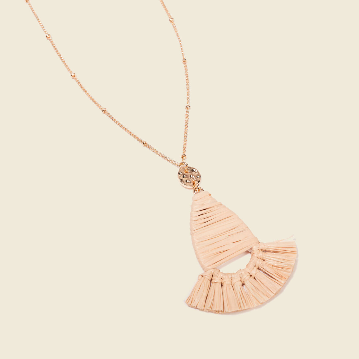 Collier avec pendentif sable femme