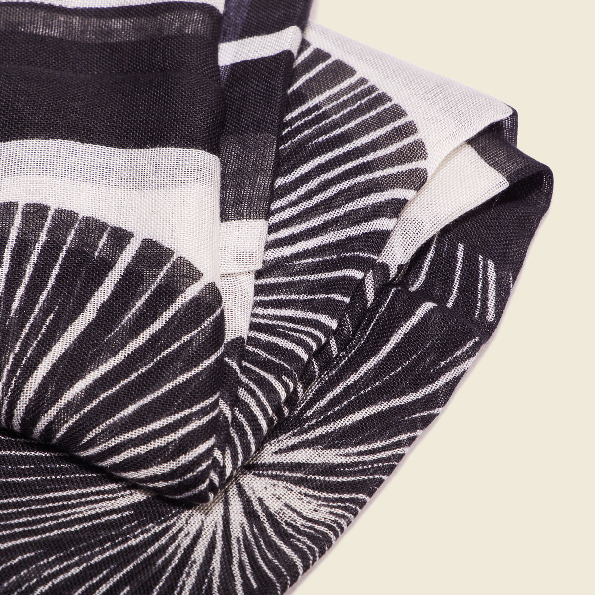 Foulard noir femme