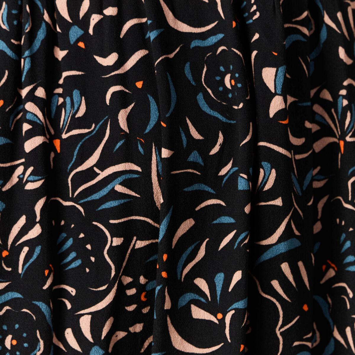 Robe &eacute;vas&eacute;e manches 3/4 noir femme