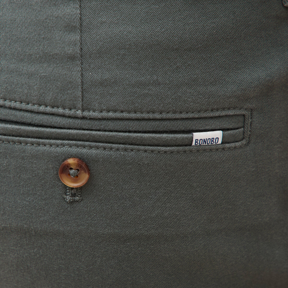 Short vert kaki homme