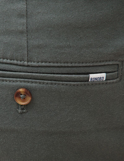Short vert kaki homme