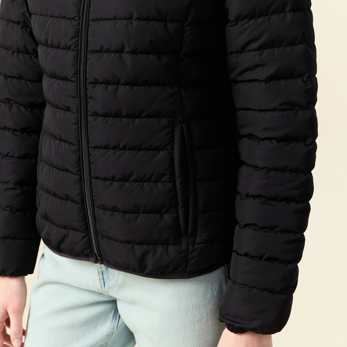 Doudoune ajustée mi-longue à capuche noir femme