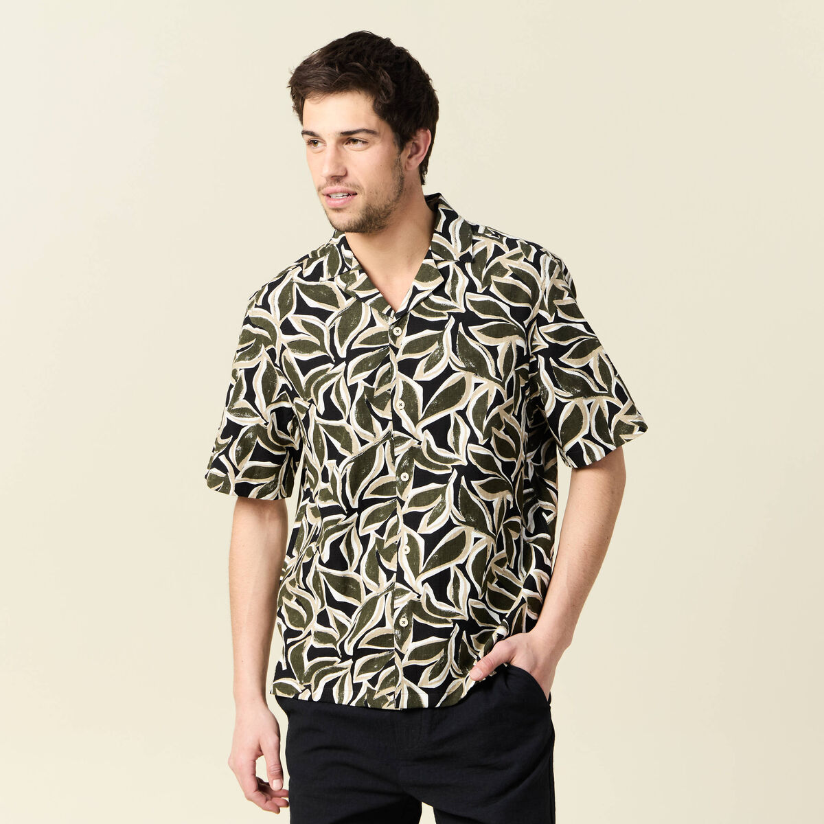 Chemise manches courtes noir homme