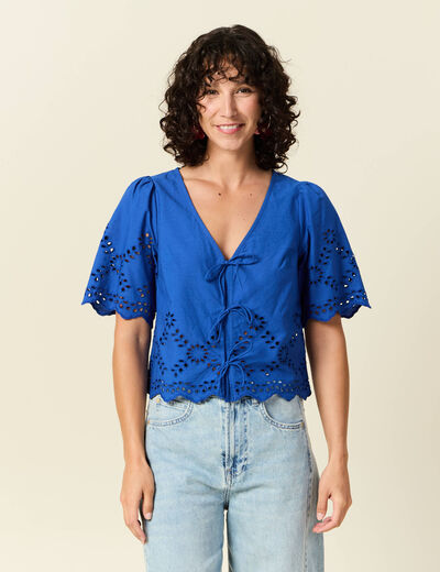 Blouse manches courtes brodée bleu electrique femme
