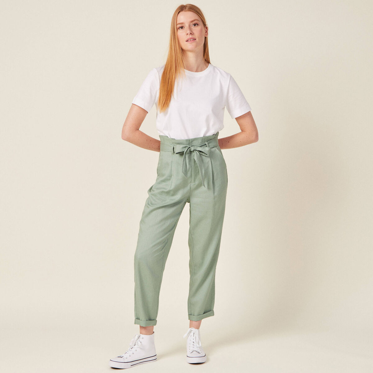 Pantalon Formel Avec Rouleau à Manchette Inférieure Croquis Plat | Vecteur Premium