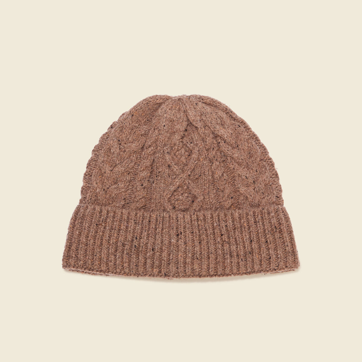 Bonnet tricoté à torsades marron foncé homme