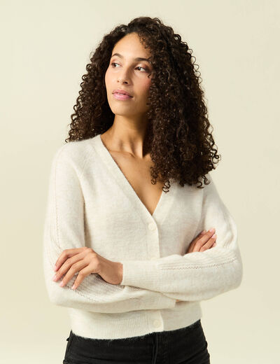 Gilet ajour&eacute; col V manches longues creme femme