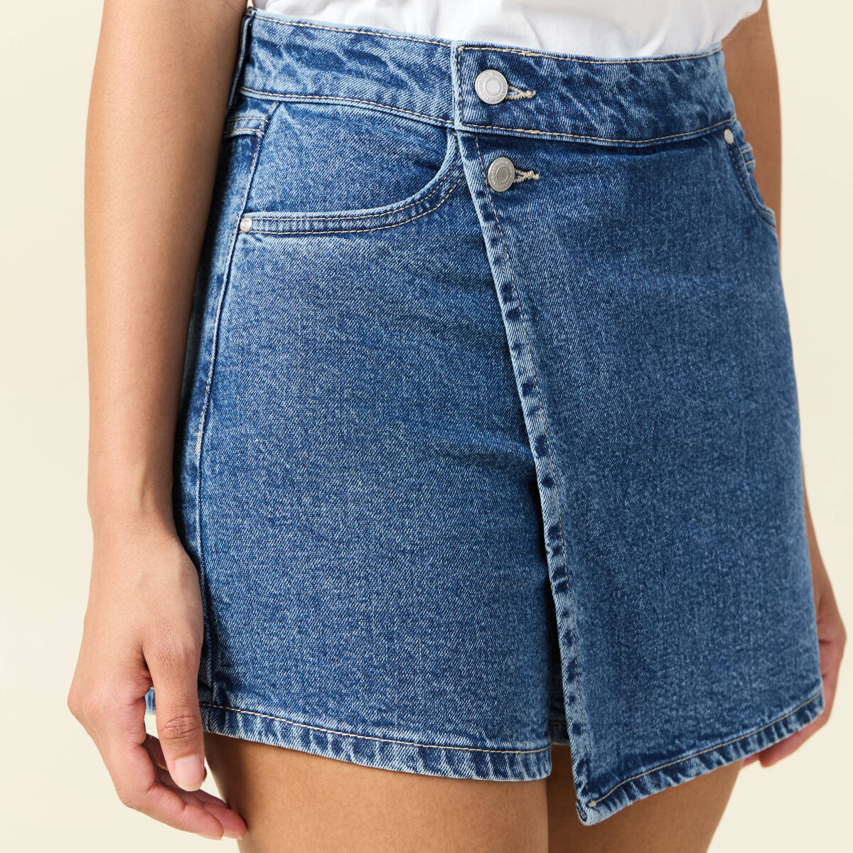 Jupe-short droite en jean denim stone femme