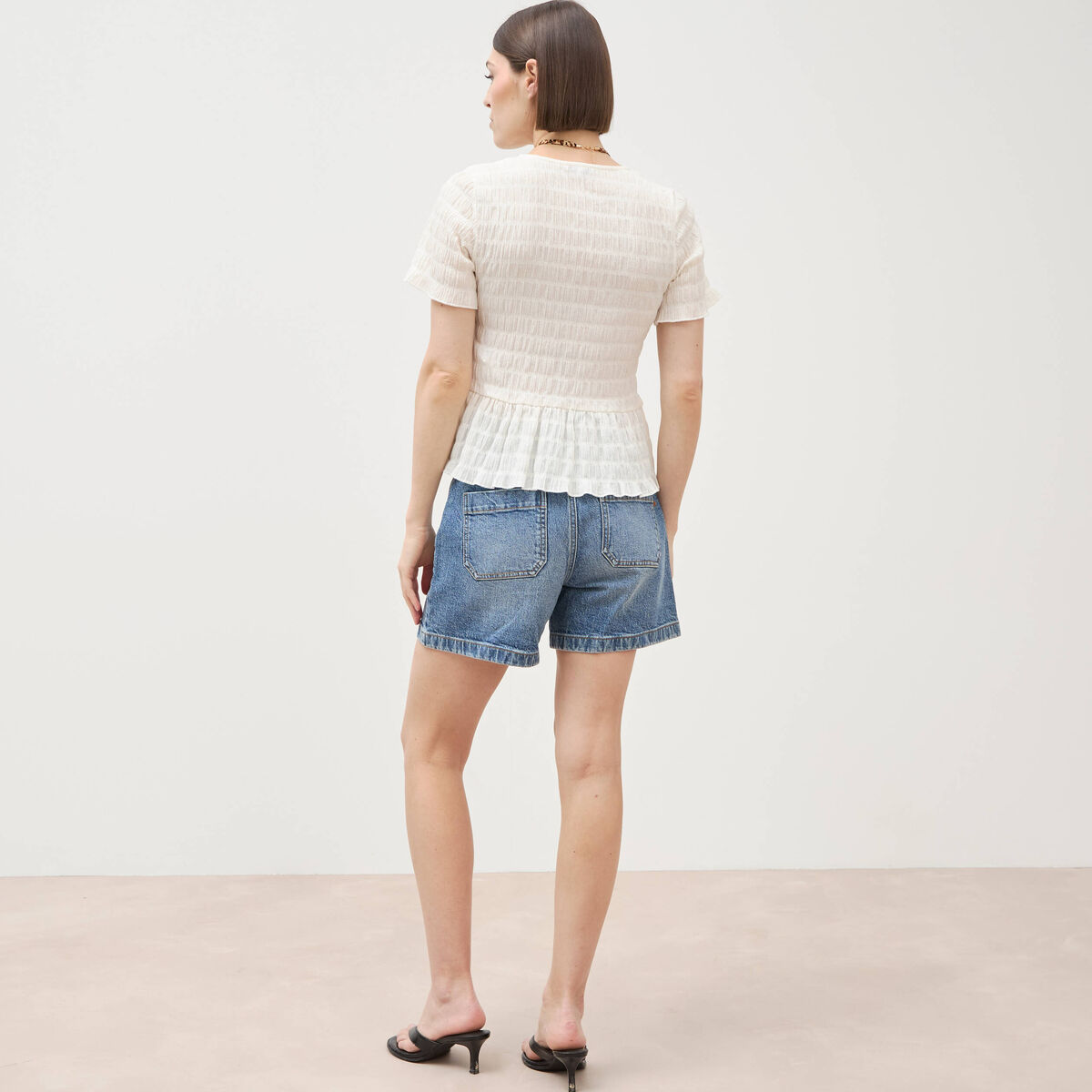 T-shirt cintr&eacute; fronc&eacute; manches courtes ivoire femme