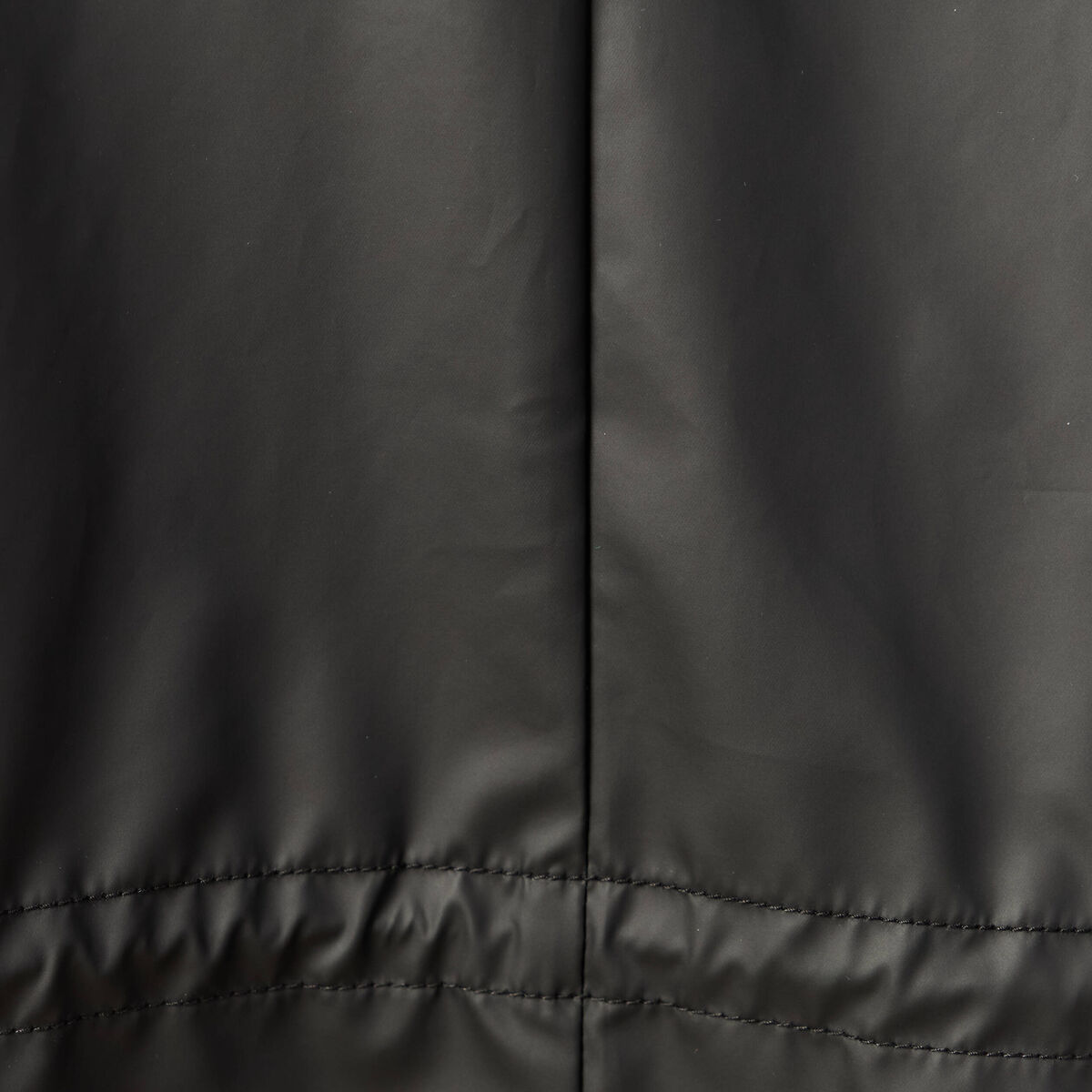 Parka longue droite d&eacute;perlante &agrave; capuche noir femme