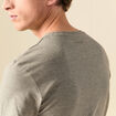 T-shirt cintr&eacute; col rond manches courtes taupe homme